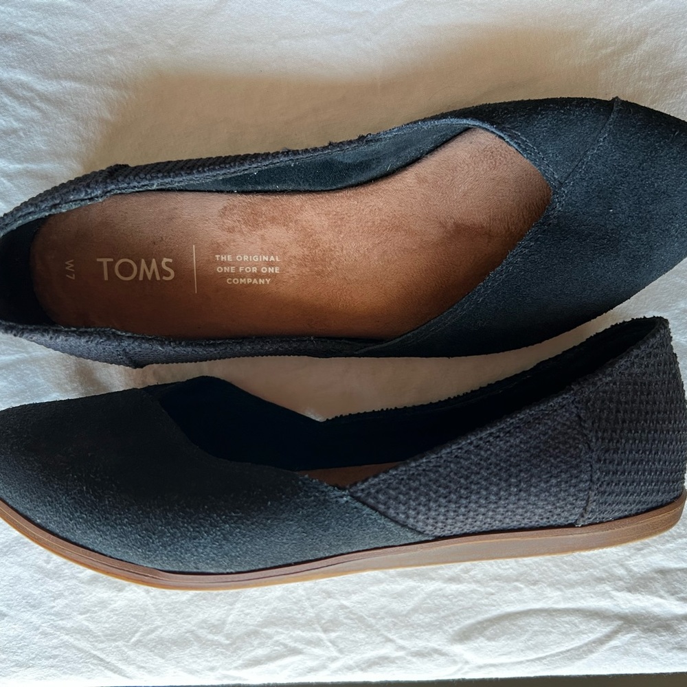 TOMS Jutti Black Suede Flats